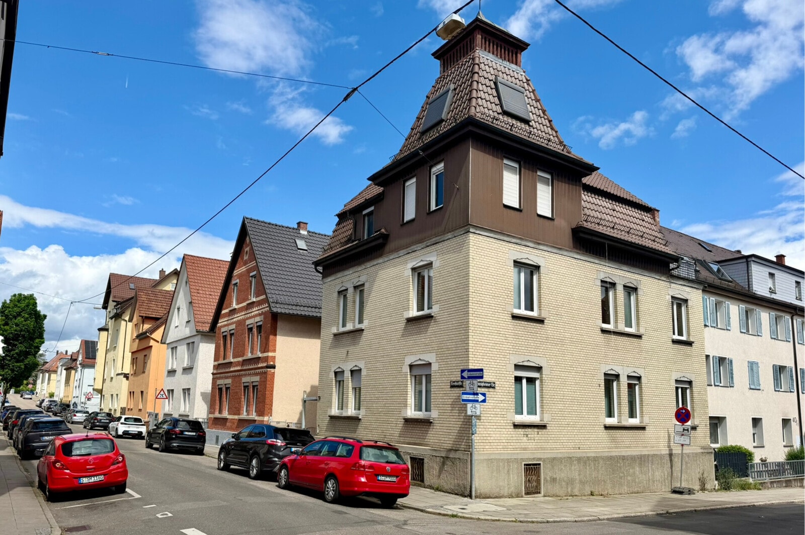 Renovierungsbedürftige 3-Zimmer-Wohnung im 2. OG