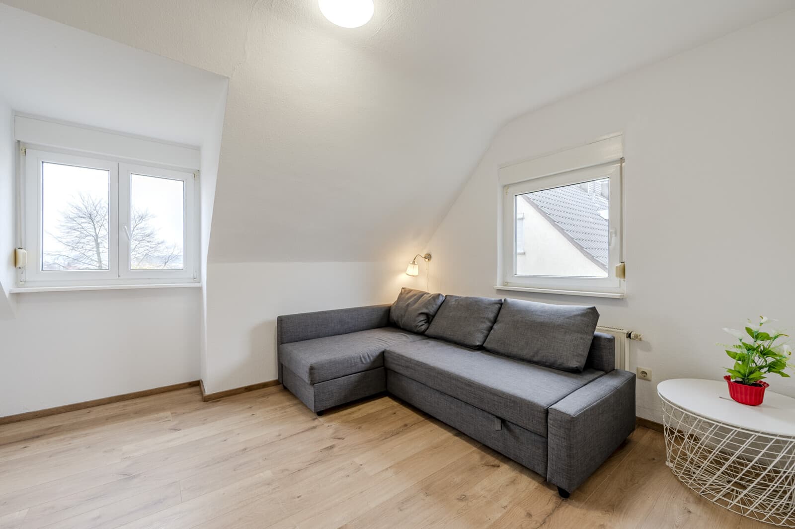 Charmante 2,5-Zimmer-Dachgeschosswohnung in ruhiger Lage von Zuffenhausen