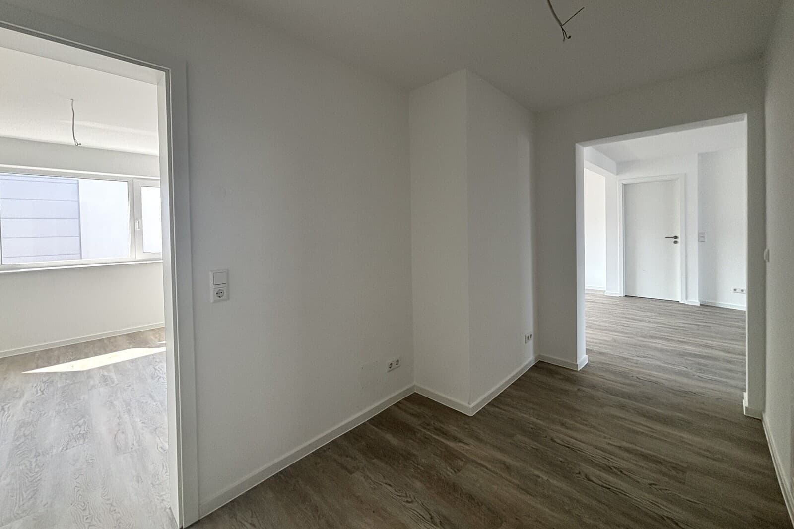 Großzügige 4,5-Zimmer-Wohnung mit Balkon & Doppelgarage