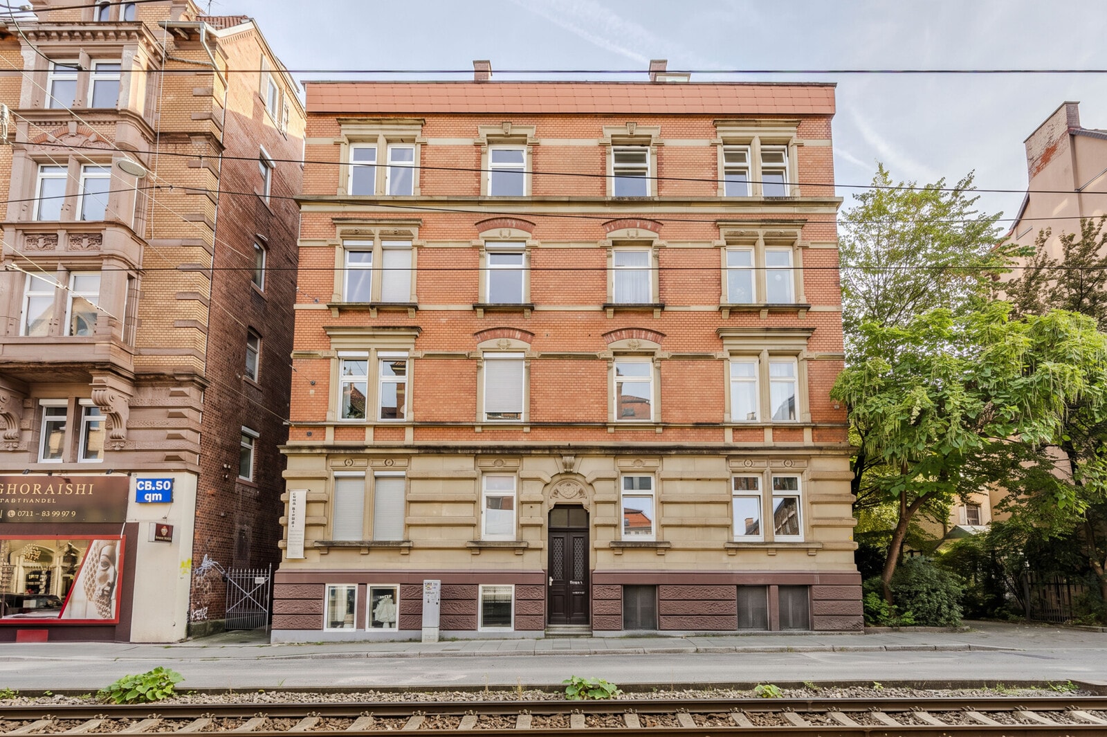 Altbaucharme trifft Stadtleben – 3-Zimmerwohnung mit Balkon nahe Marienplatz