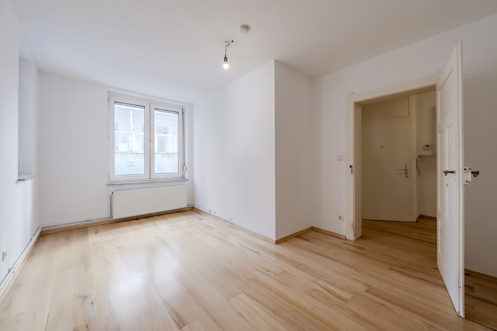 Charmante 2-Zimmer-Wohnung mit Balkon in Stuttgart-Mitte