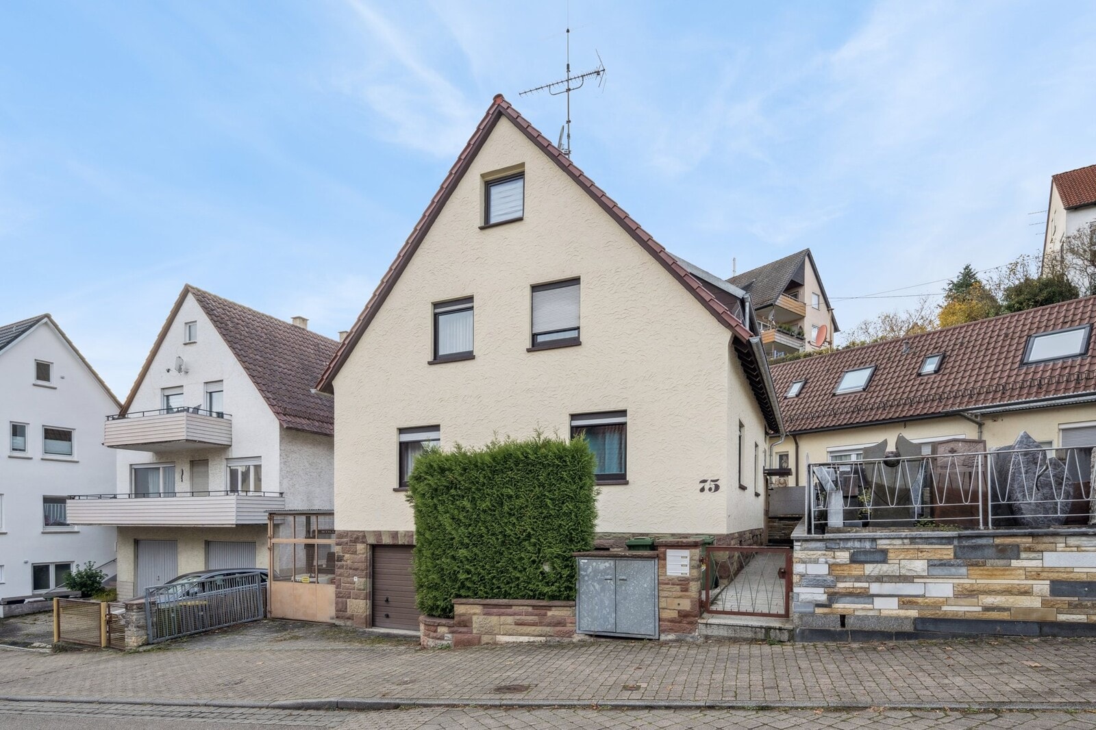 Mehrfamilienhaus mit vielfältigen Nutzungsmöglichkeiten