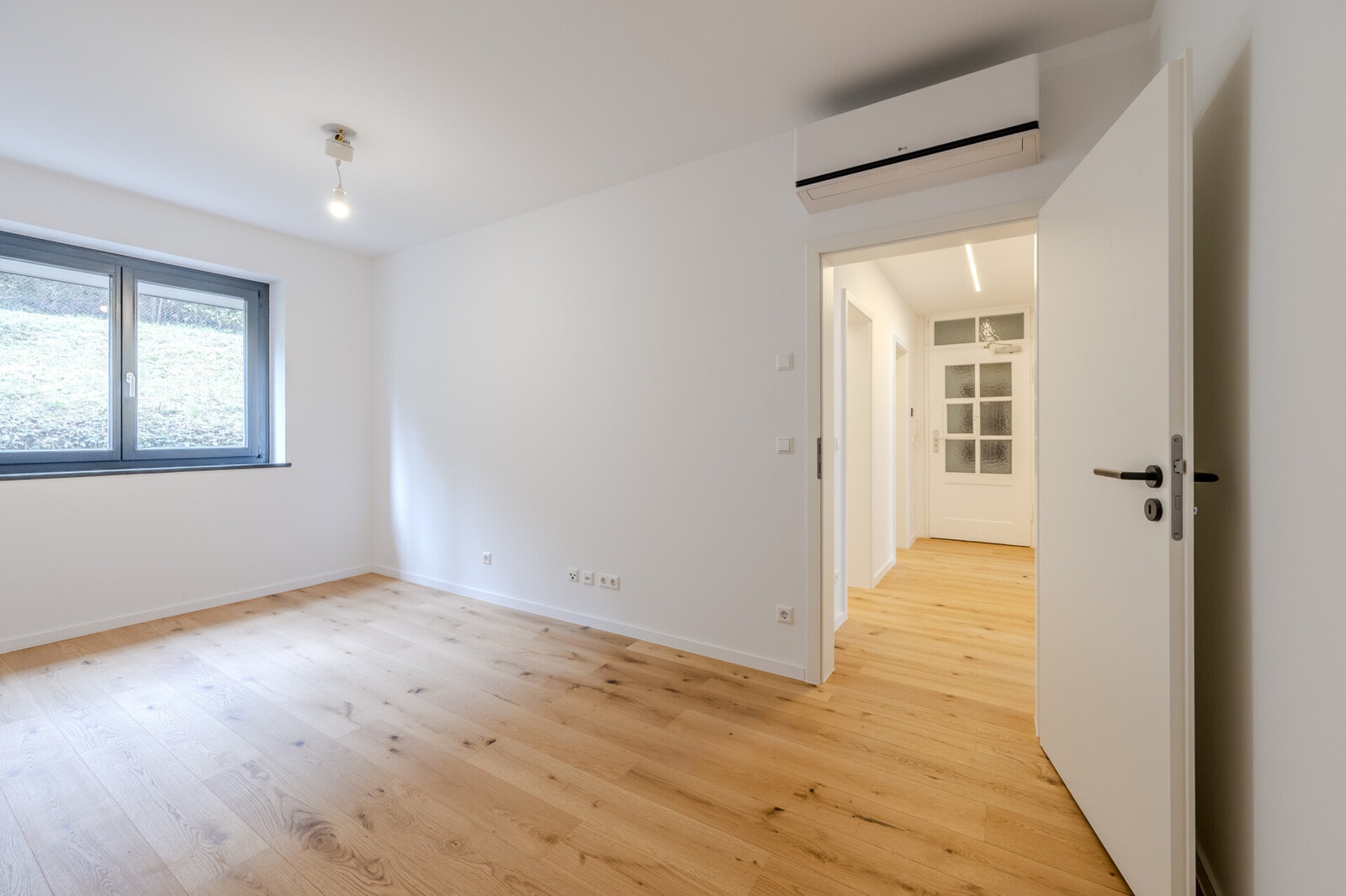 Ideal für eine WG! Frisch modernisierte 3-Zimmer-Wohnung mit großer West-Terrasse